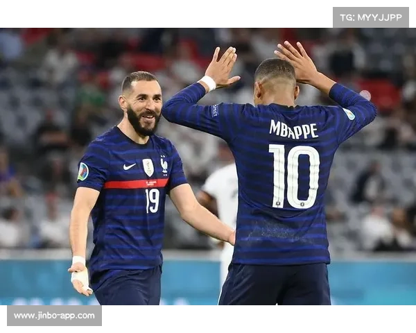 欧洲杯压哨绝杀奇迹上演 带队完成惊天逆袭的荣耀时刻