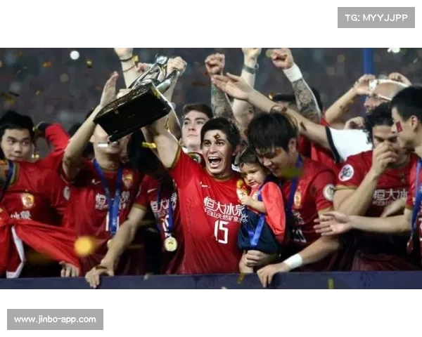 上港球员退役引发广泛讨论 欧冠话题榜引爆球迷热议