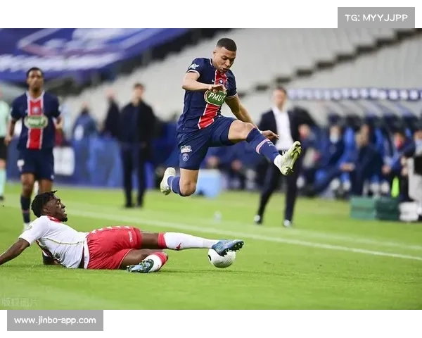 姆巴佩再现神奇表现 曼联力克群雄夺冠再创辉煌