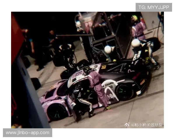 摩托姐姐宁波赛场为85号车手送上绿意守护期待平安相见一路驰骋 摩托姐姐宁波赛场为85号车手送上绿意守护期待平安相见一路驰骋