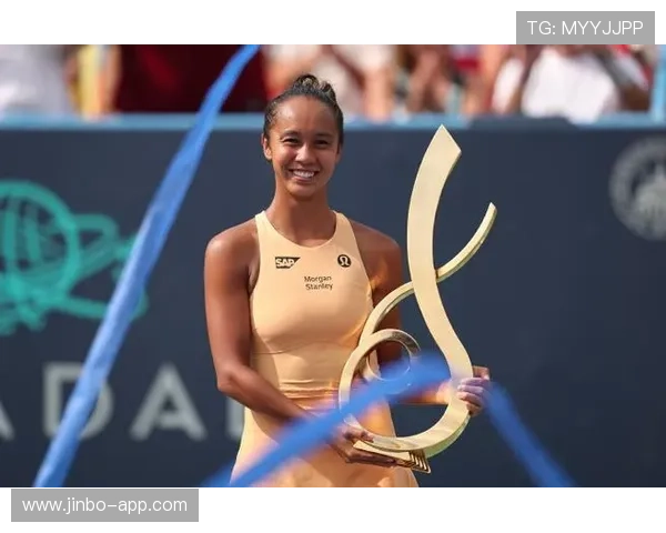 37岁T·玛利亚力克费尔南德斯 晋级WTA500伦敦站第二轮 37岁T·玛利亚力克费尔南德斯 晋级WTA500伦敦站第二轮