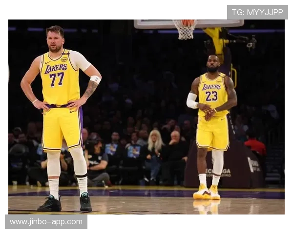 詹姆斯准绝杀火箭湖人新双枪爆发KD下家动向引热议再掀联盟波澜